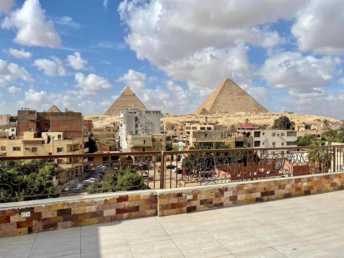 Pyramids Inn