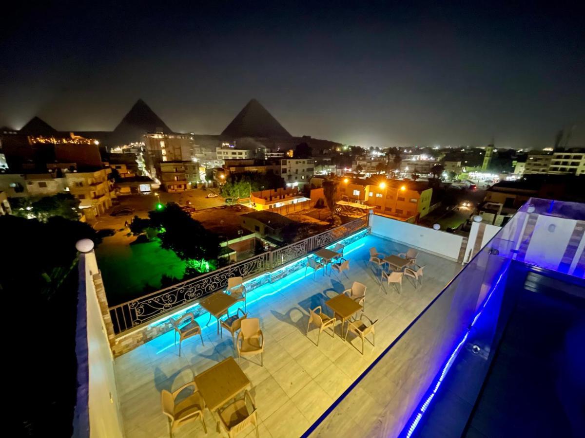 Inn Pyramids *