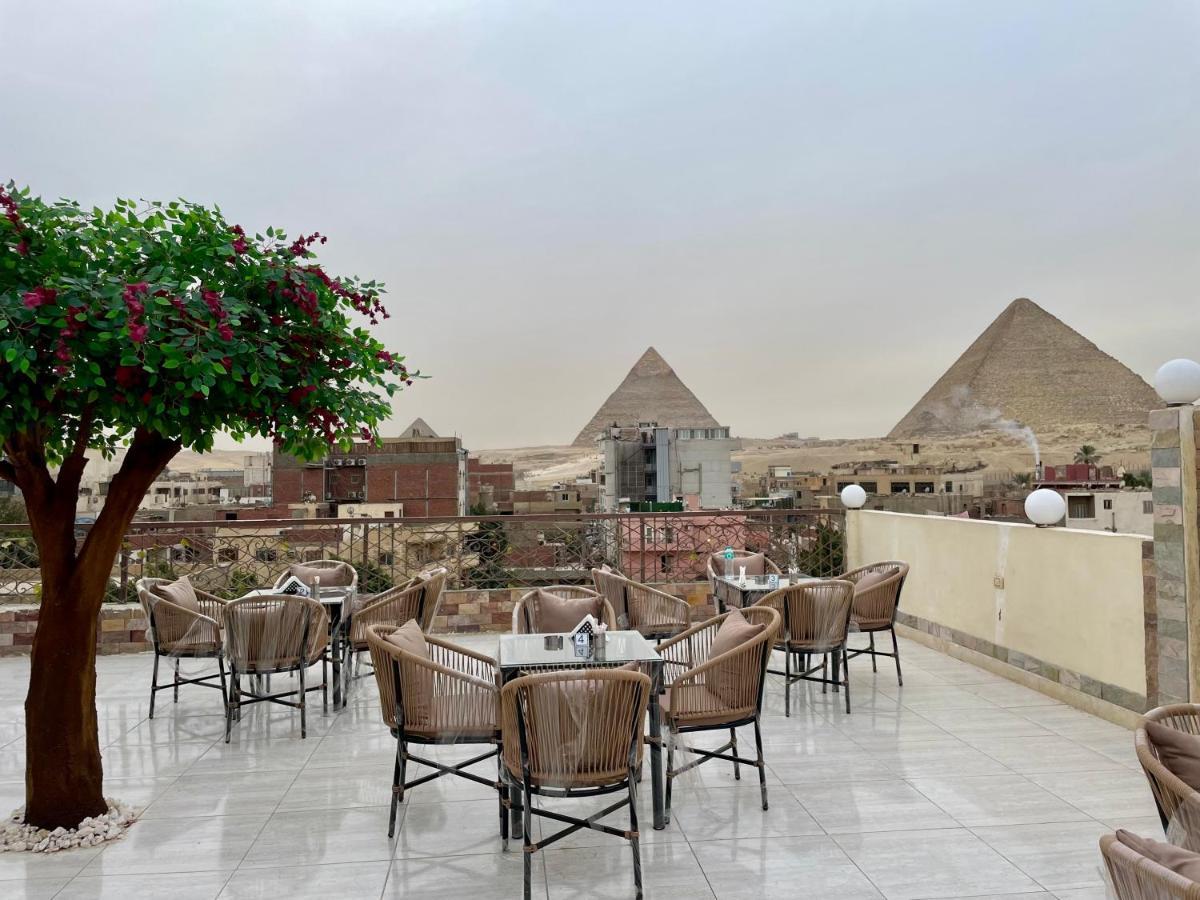 Pyramids Inn
