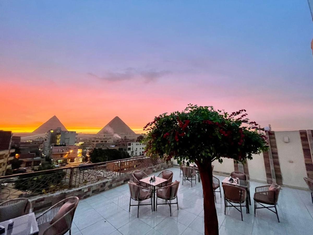 Pyramids Inn