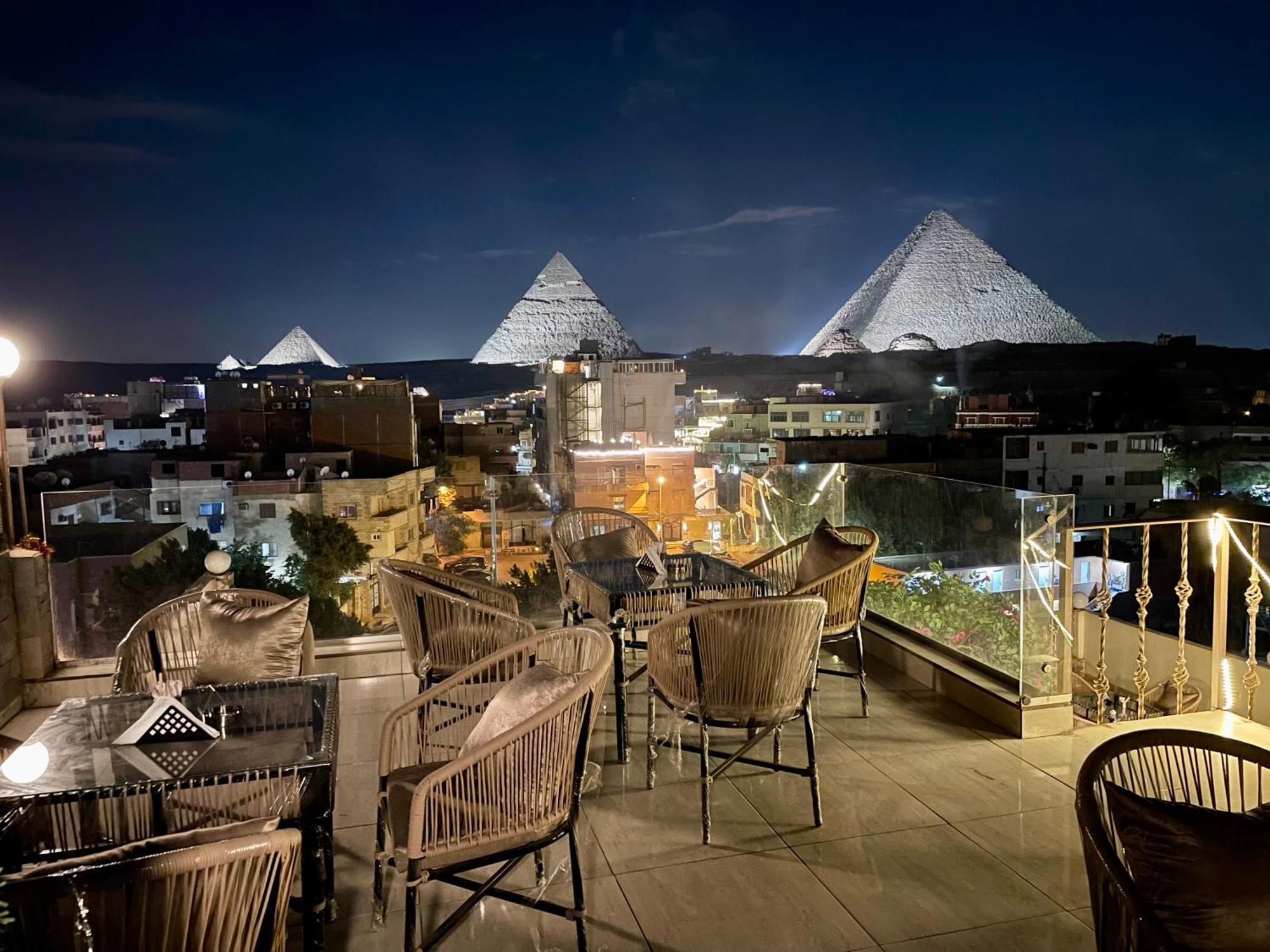 Inn Pyramids *